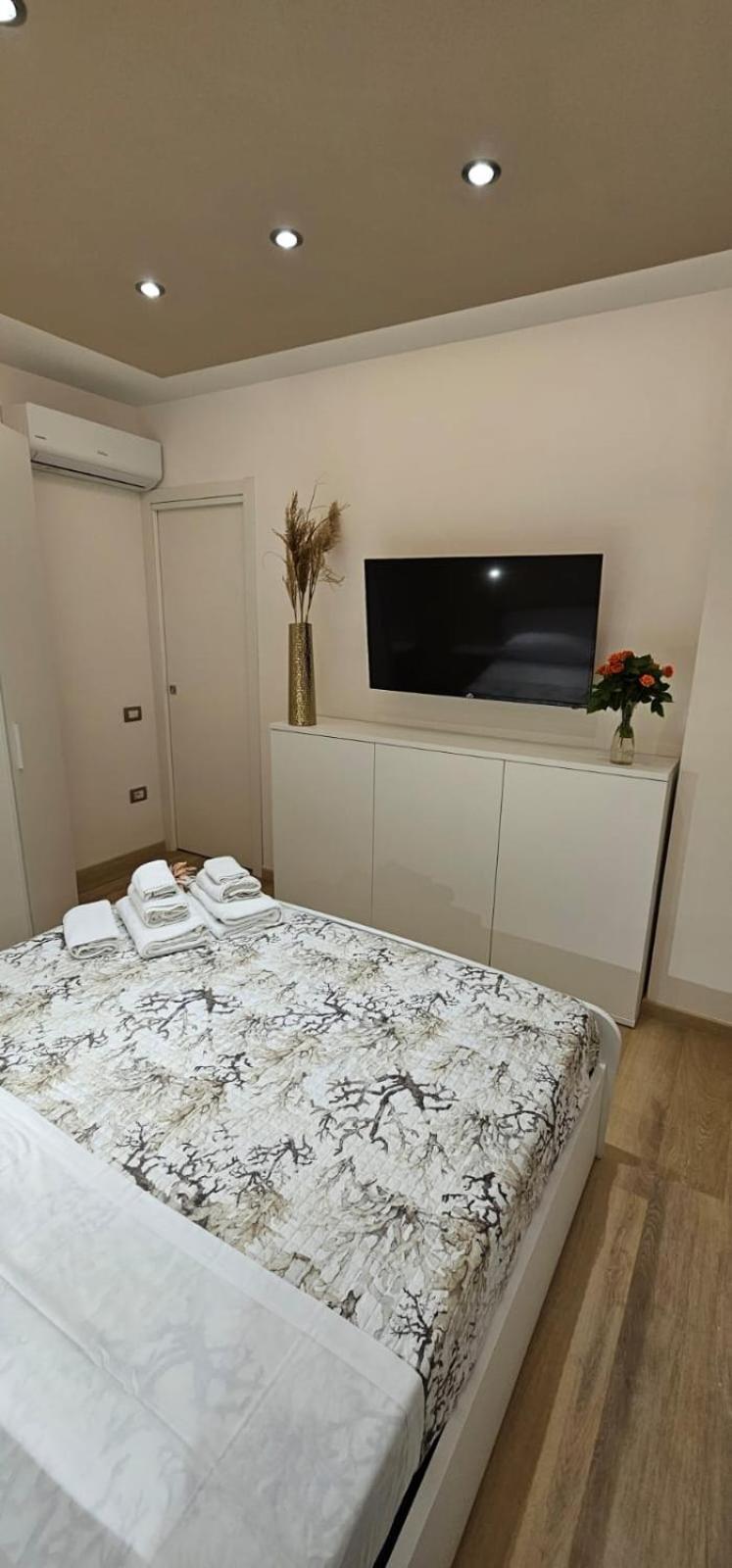 Happy Holiday Apartament Quartu Sant'Elena Exterior photo